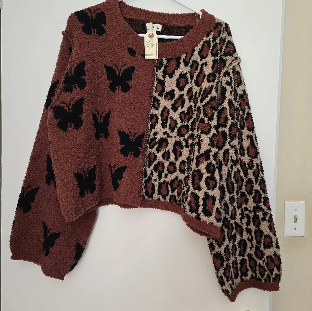 POL Color Block Leopard/butterful Sweater. - Picture 2 of 8